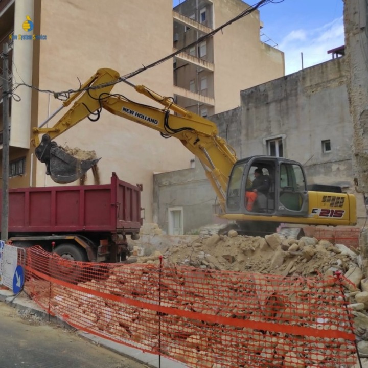 Abbiamo da poco ultimato la #demolizione 🏚🧱 di un vecchio fabbricato preesistente.